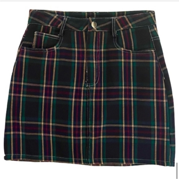 NWOT- Trendy Plaid Mini Skirt medium - Picture 5 of 9
